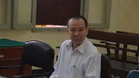 Terdakwa kasus 5 ton trenggiling, Soemiarto Budiman alias Abeng (61) menjalani sidang perdana di Pengadilan Negeri Medan, Sumatera Utara. (Liputan6.com/Reza Perdana)