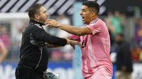 Bintang Inter Miami, Luis Suzrez, beradu argumen setelah final Piala Liga melawan Seattle Sounders di Lumen Field, Senin (1/9/2025) pagi WIB. (Alika Jenner/Getty Images/AFP)