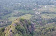 Kisah Rumah Terpencil di Puncak Gunung Blengker Wonogiri, Akses Jalan Hanya Berupa Jalan Setapak