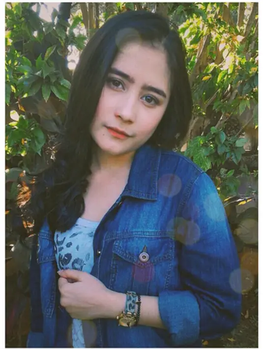 Beberapa kali membintangi sinetron memang hanya Ganteng-ganteng Serigalalah yang mampu membawa nama Prilly dipuncak kesuksesan. (Via Instagram/@Prillylatucosina96)