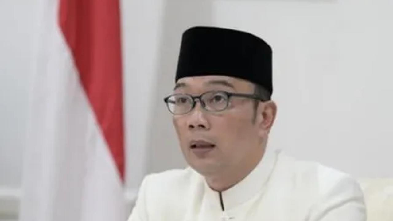 "10 Tahun tidak ada ‘me time’ kecuali curi-curi waktu sedikit saat kedinasan ke luar wilayah. Mau recharge badan dan pikiran," jelas Kang Emil.