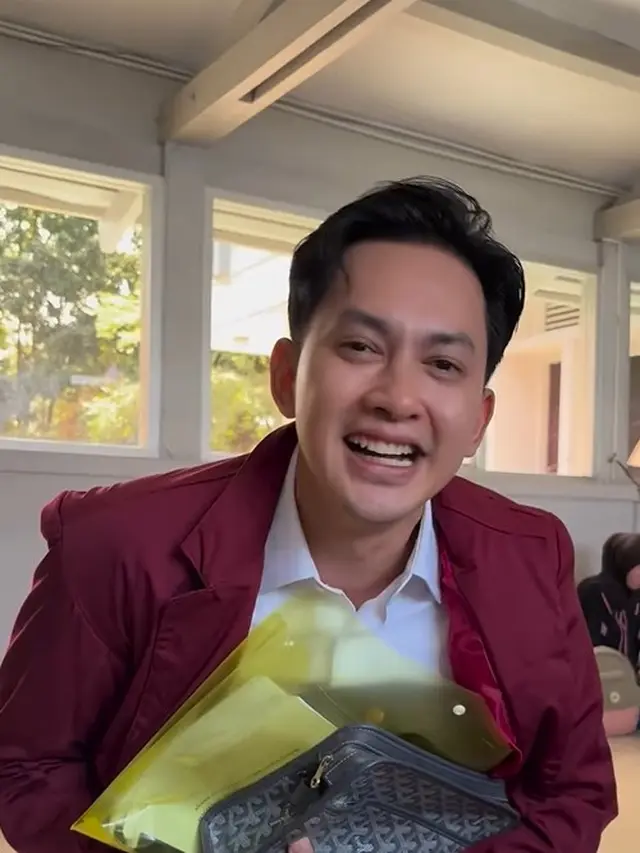 Perjalanan Chika Jessica, Dwi Andhika, dan Kiki Farel Raih Gelar Sarjana