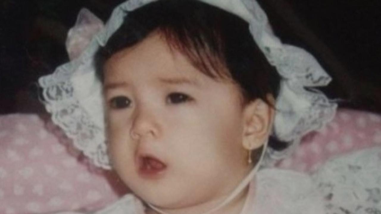 Anya Geraldine lahir 15 Desember 1995 di Jakarta. Perempuan berusia 28 tahun ini memiliki nama asli Nur Amalina Hayati.