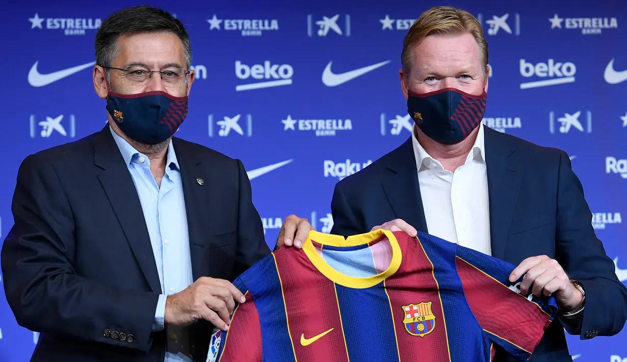 Pelatih Barcelona, Ronald Koeman mungkin tidak akan berlabuh di Camp Nou jika tidak ada campur tangan Presiden Klub, Josep Maria Bartomeu. Atas penangkapan Bartomeu, Ronald Koeman merasa sedih dan terpukul. (AFP/Josep Lago)