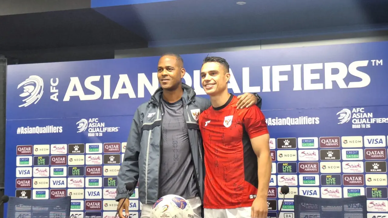 Patrick Kluivert dan Joey Pelupessi