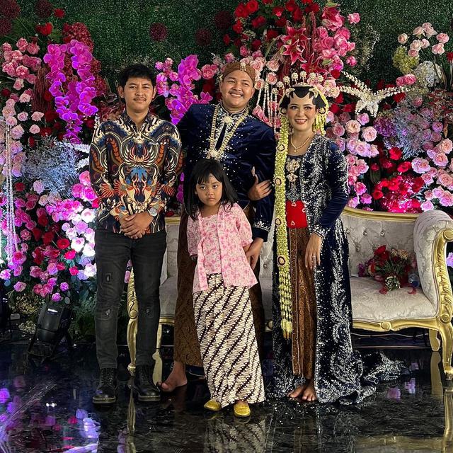 Pernikahan Nopek Novian dan Yulia