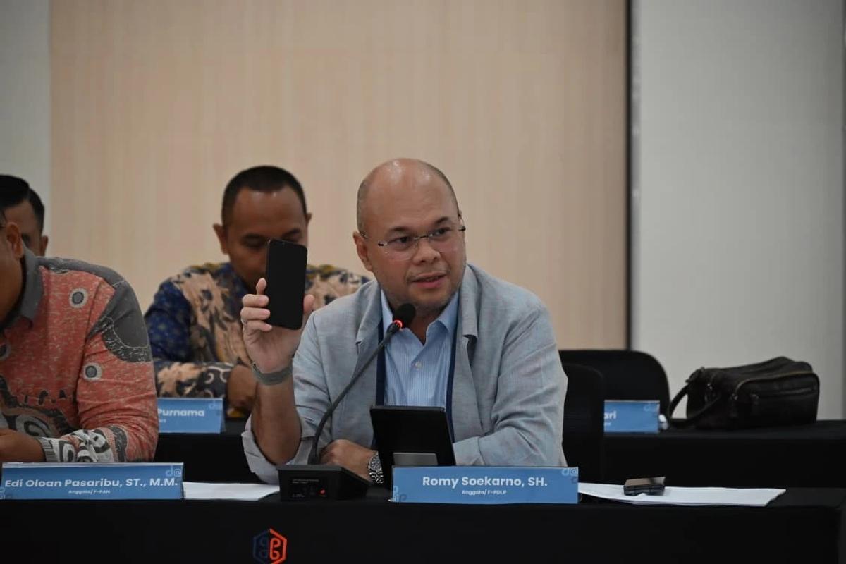 Anggota Komisi II DPR RI, Romy Soekarno saat kunjungan kerja di Politeknik STIA LAN Bandung