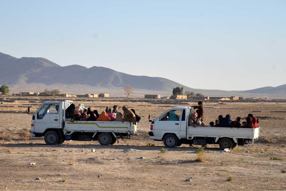 FOTO: Pasukan Taliban dan Pakistan Saling Gempur, 15 Warga Sipil Tewas