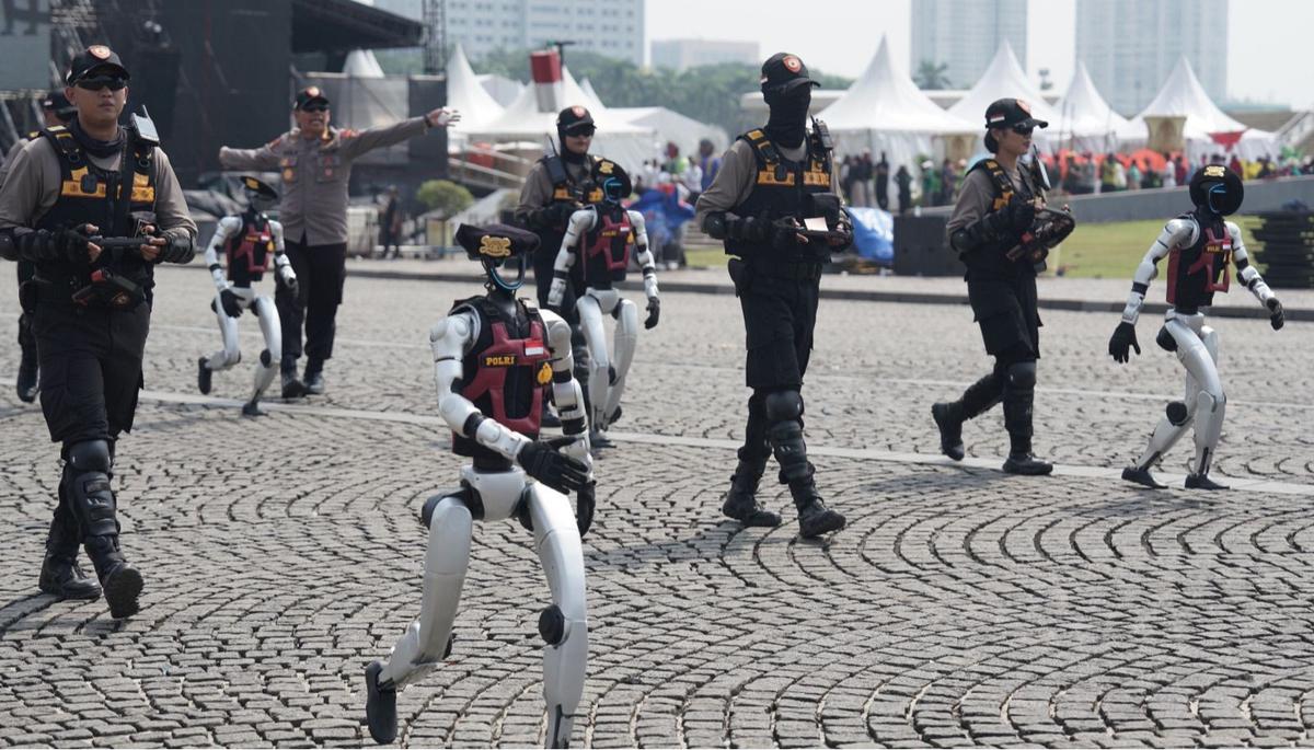 Robot homanoid dan anjing k9 Polri