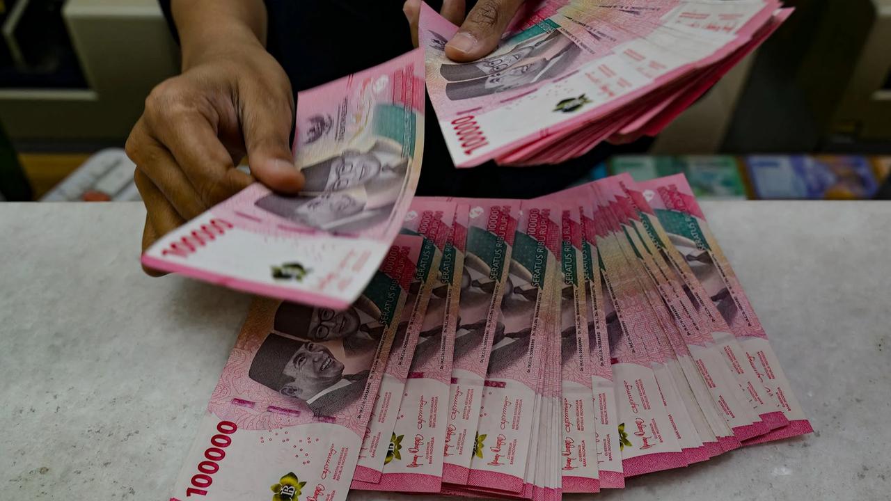 FOTO: Rupiah Tembus Rp17.500 per Dolar AS