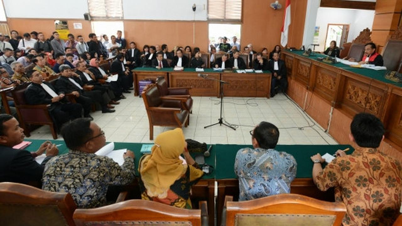 Memantau sidang praperadilan OC Kaligis