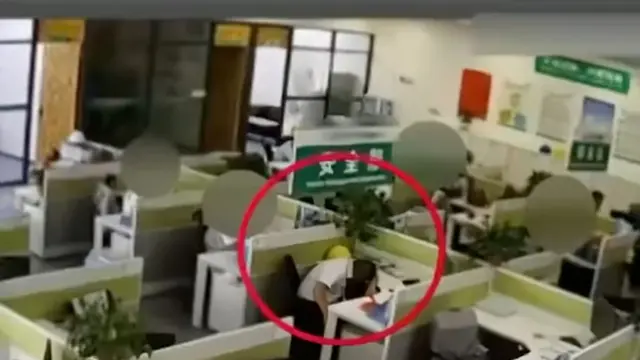 Ketiduran di Kantor