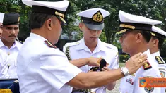 Citizen6, Surabaya: Serah terima jabatan di lingkungnan Kodikopsla merupakan suatu peristiwa alami dan proses yang berkembang secara dinamis sesuai tuntutan pembinaan personil dan tantangan tugas. (Pengirim: Penkobangdikal)