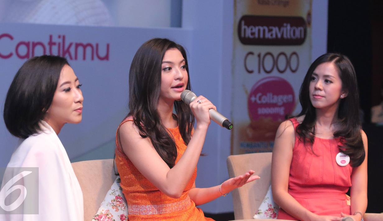 Raline Shah saat berbagi rahasia tentang rahasia cantiknya di Jakarta, Kamis (7/4/2016). Raline mengatakan dari dulu dirinya sudah rajin mengonsumsi vitamin C. (Liputan6.com/Angga Yuniar)
