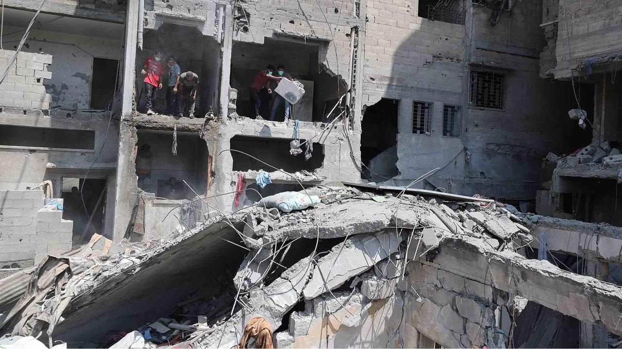 FOTO: Kebiadaban Israel Serang Gaza di Hari Kedua Idul Adha, Sedikitnya 34 Warga Tewas