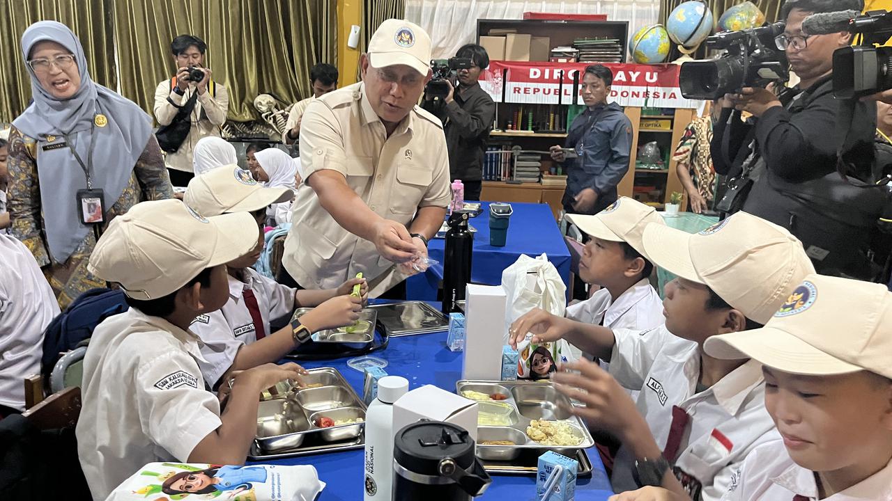Kepala BGN di SD 01 Kalibaru Cilincing