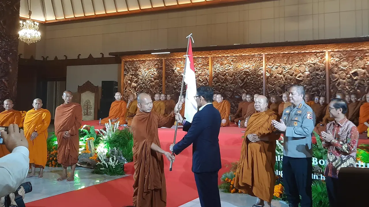 Rute Perjalanan Para Bhikku Tudhong untuk Waisak 2024: Jakarta-Semarang-Magelang-Muaro Jambi