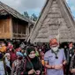 Menparekraf Sandiaga Uno menggandeng Youtuber Atta Halilintar dan Aurel Hermansyah, untuk mempromosikan Desa Wisata Maria di Kabupaten Bima Nusa Tenggara Barat (NTB) (Dok. Humas Kemanparekraf / Dewi Divianta)