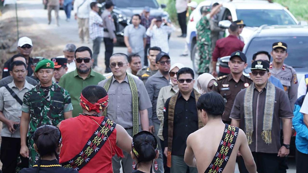 FOTO: Jalan Sungai Sapah Sepadak Terwujud Setelah Puluhan Tahun Penantian