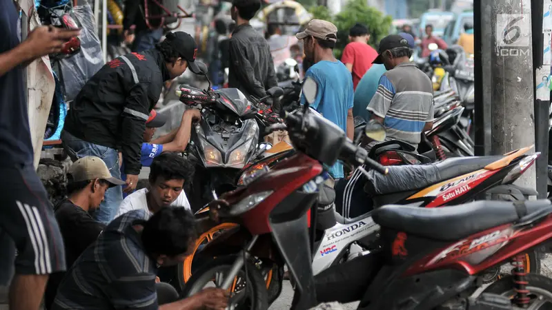 Jelang Lebaran, Bengkel Motor Kebanjiran Pelanggan