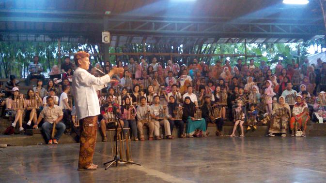 6 Kegiatan Seru Patut Dicoba di Saung Angklung Udjo ...