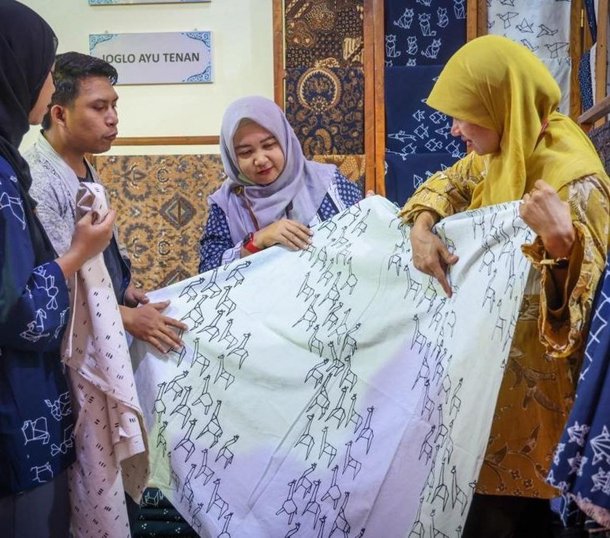 Maka untuk menindaklanjuti hal itu, tahun ini tepatnya pada 28 November 2023, akan digelar agenda serupa dengan tema 'Cerita Nusantara : Unveiling the