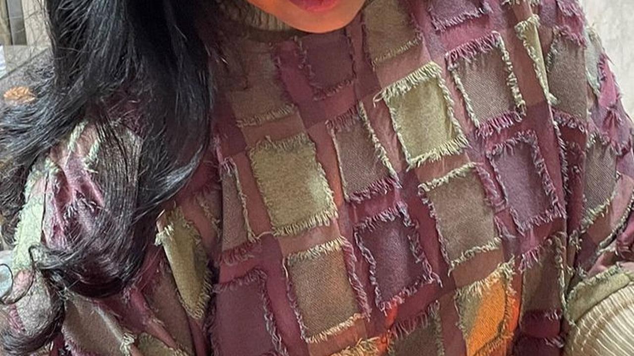 "Sekarang saya tidak tahu bagaimana bertemu mereka, bagaimana melihat mereka, bagaimana berbicara satu sama lain. Saya pikir itu akan sangat berdampak bagi kami dan perempuan di sekitar Afghanistan," katanya.