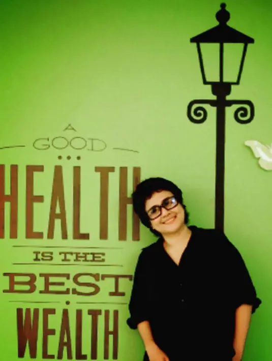 Kematian Julia Perez dan Yana Zein belum lama ini menjadi momen yang tepat untuk mengedukasi masyarakat terkait penyakit kanker. Istri Mayky Wongkar itu melihat masyarakat Indonsia masih gagap terkait kesehatan. (Instagram/riairawan)