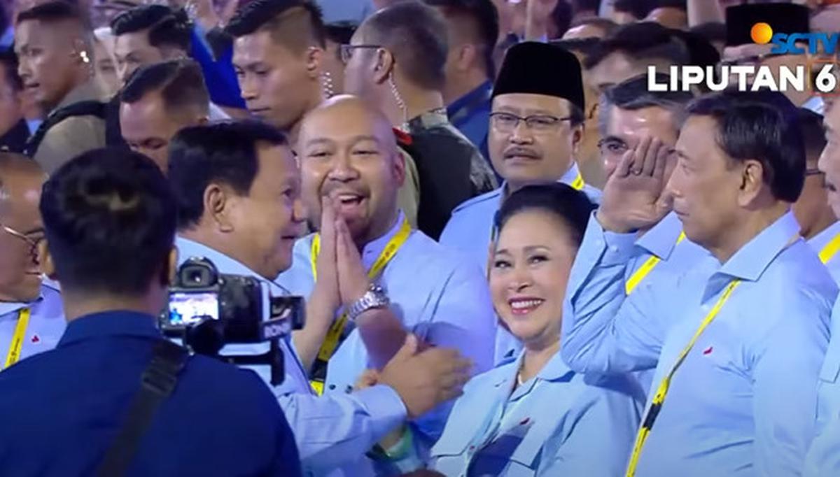 Reaksi Didit Hediprasetyo jadi Sorotan saat Prabowo Hampiri dan Salami Titiek Soeharto Reaksi Didit Hediprasetyo jadi Sorotan saat Prabowo Hampiri dan Salami Titiek Soeharto