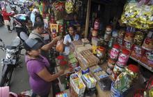 Jelang Lebaran, omzet pedagang kue di Ciracas malah turun 35 persen