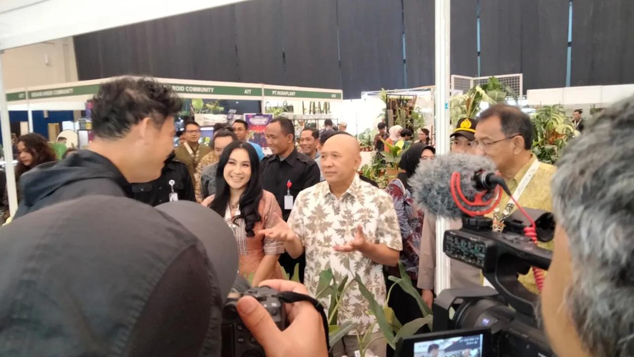 Tujuan pengetatan ini, lanjut Teten adalah untuk melindung produk dalam negeri dari serbuan barang impor baik legal maupun ilegal.<br>