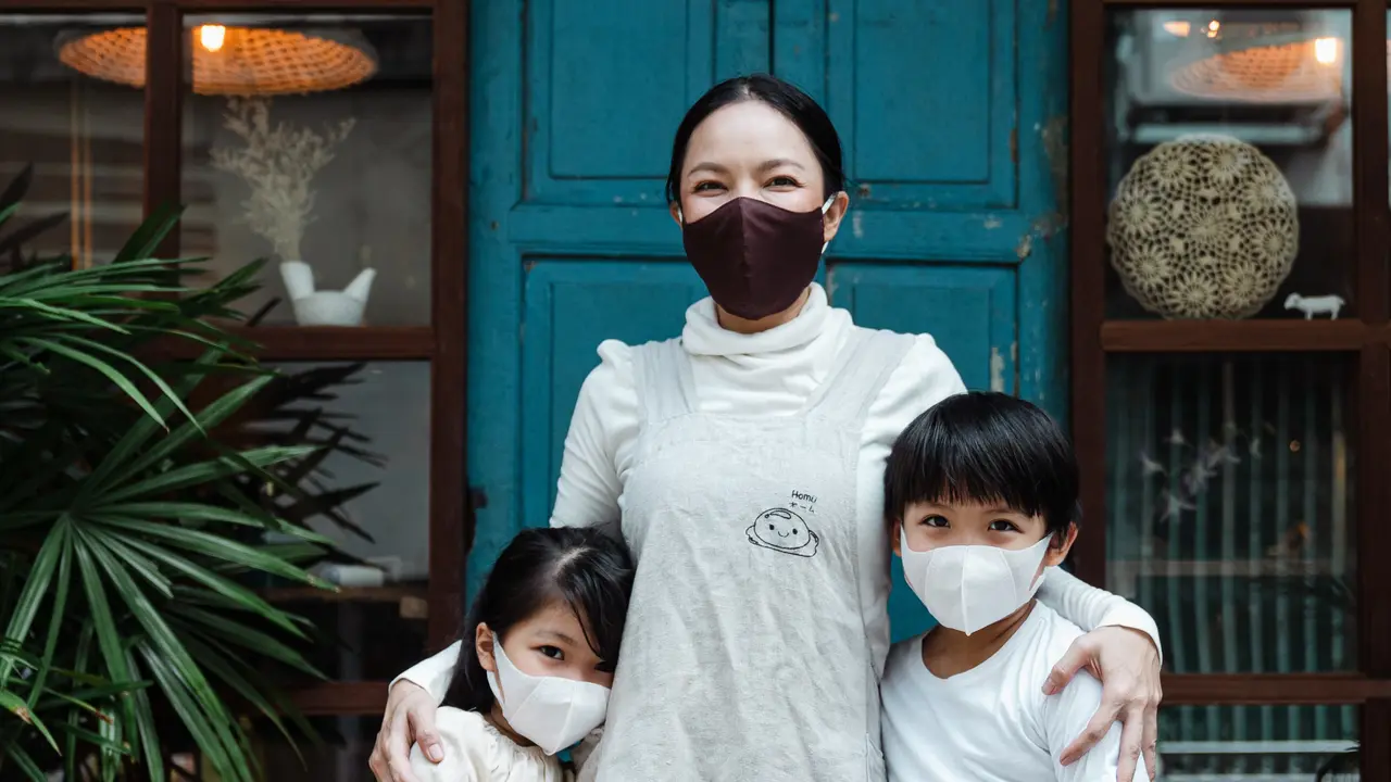 ilustrasi anak mengenakan masker