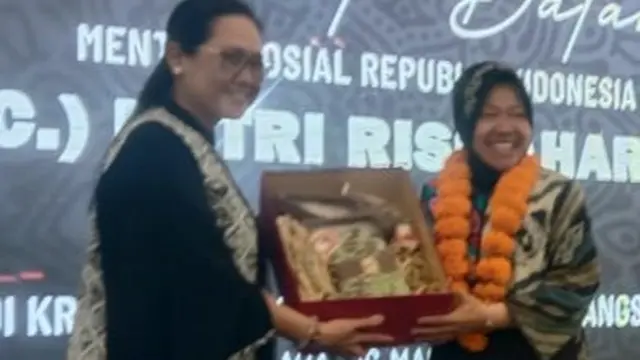 Mensos Risma Apresiasi Pemilik Krisna Oleh-oleh Bali Berdayakan Pekerja Disabilitas