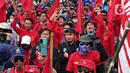 Sejumlah buruh melakukan unjuk rasa di depan Gedung DPR, Jakarta, Rabu (10/8/2022). Dalam aksi tersebut mereka menuntut agar pemerintah menghapus Omnibus Law. (Liputan6.com/Angga Yuniar)