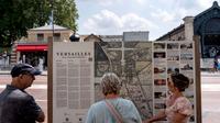 Chateau de Versailles pernah menjadi kediaman keluarga kerajaan Prancis. Chateau de Versailles merupakan salah satu tempat wisata paling populer di Paris. (AP Photo/David Goldman)