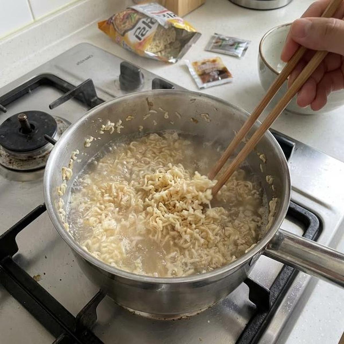 Kesalahan Masak Mi Instan yang Bikin Cepat Enek, Hindari untuk Kesempurnaan Sajian