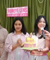 Honeyelens merayakan milestone spesial ini dengan cara yang berbeda.