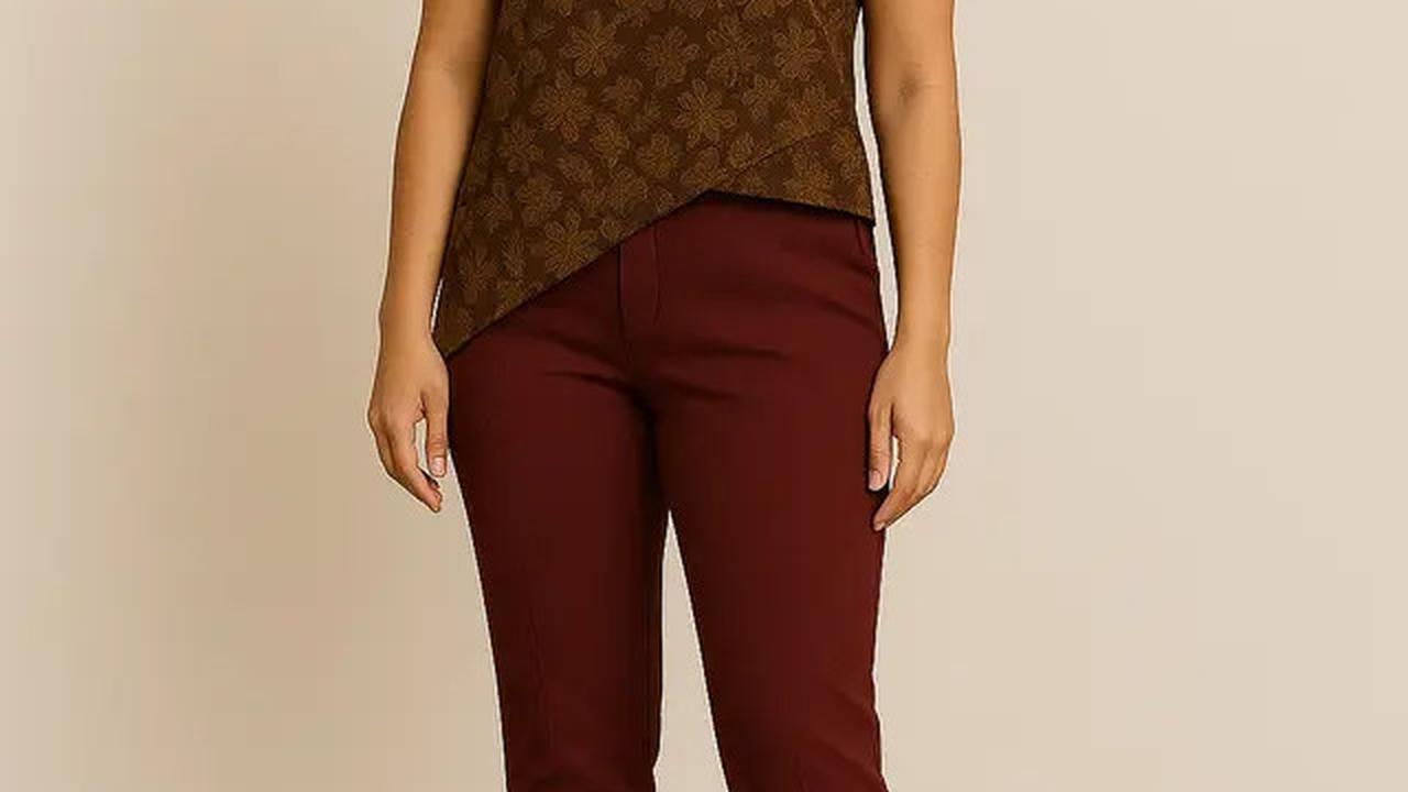 Baju Batik Cocok dengan Celana Apa? Ini 7 Model Celana yang Bisa Kamu Andalkan