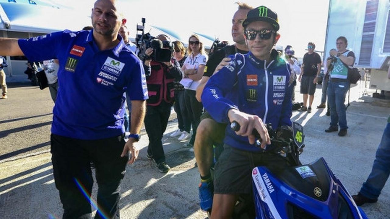 Gaya Rossi dan Marquez pamer motor matic di Valencia