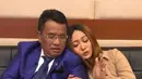 Unggahan video tersebut membuat warganet bertanya-tanya. Apakah kemesraannya dengan pengacara tersebut tidak membuat sang suami cemburu. (Instagram/inul.d)