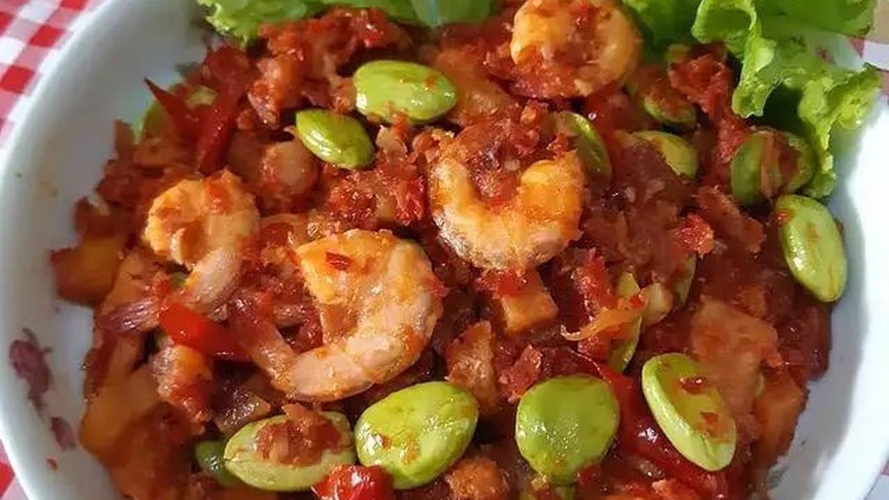 <b>4. Sambal Goreng Kentang Udang</b>