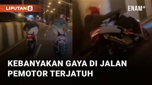 VIDEO: Kebanyakan Gaya di Jalan, Pemotor Terjatuh di Jembatan