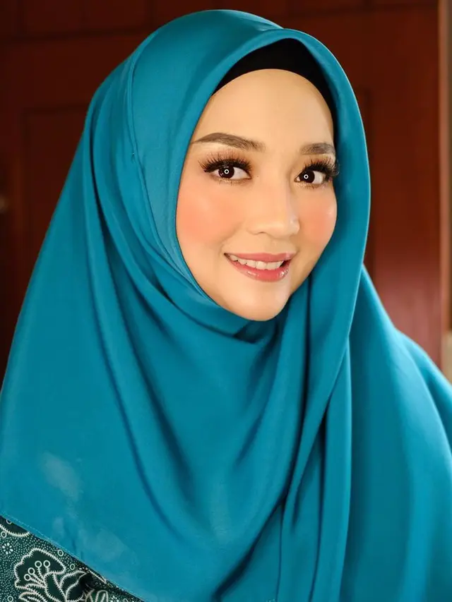 Jadi Istri Pejabat, Ini 6 Potret Terbaru Nuri Maulida yang Anggun Berhijab