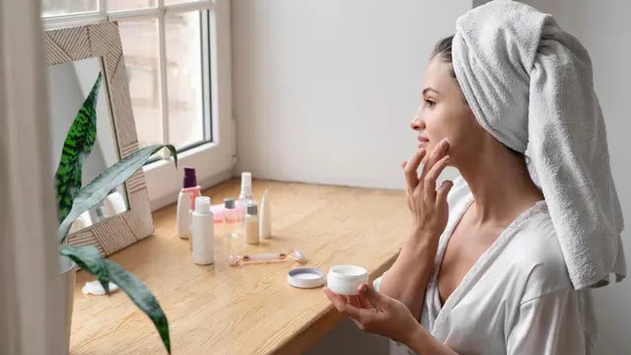 Mengulik Peptida, Bahan Aktif Skincare yang Dipercaya Bisa Mengurangi Kerutan