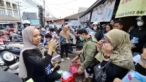 Masker Mulai Langka di Lampung, Warga Antre Sejam