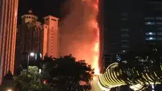 Kebakaran terjadi di Gedung Neo Soho, Jakarta Barat, Rabu (9/11/2016) malam.