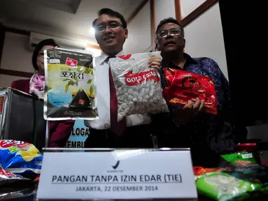 Badan Pengawas Obat dan Makanan menggelar jumpa pers terkait penemuan 2.939 item atau 72.814 kemasan pangan Tanpa Izin Edar di Jakarta, Senin (22/12/2014). (Liputan6.com/Johan Tallo)