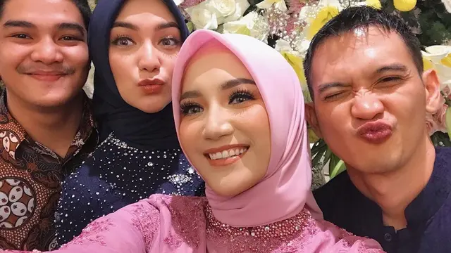 6 Potret Keluarga Citra Kirana dan Erica Putri, Kakak Adik yang Kompak