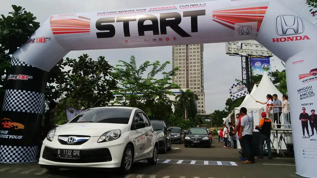 Sisir Kota Jakarta, 100 Mobil Riuhkan Honda Fun Rally
