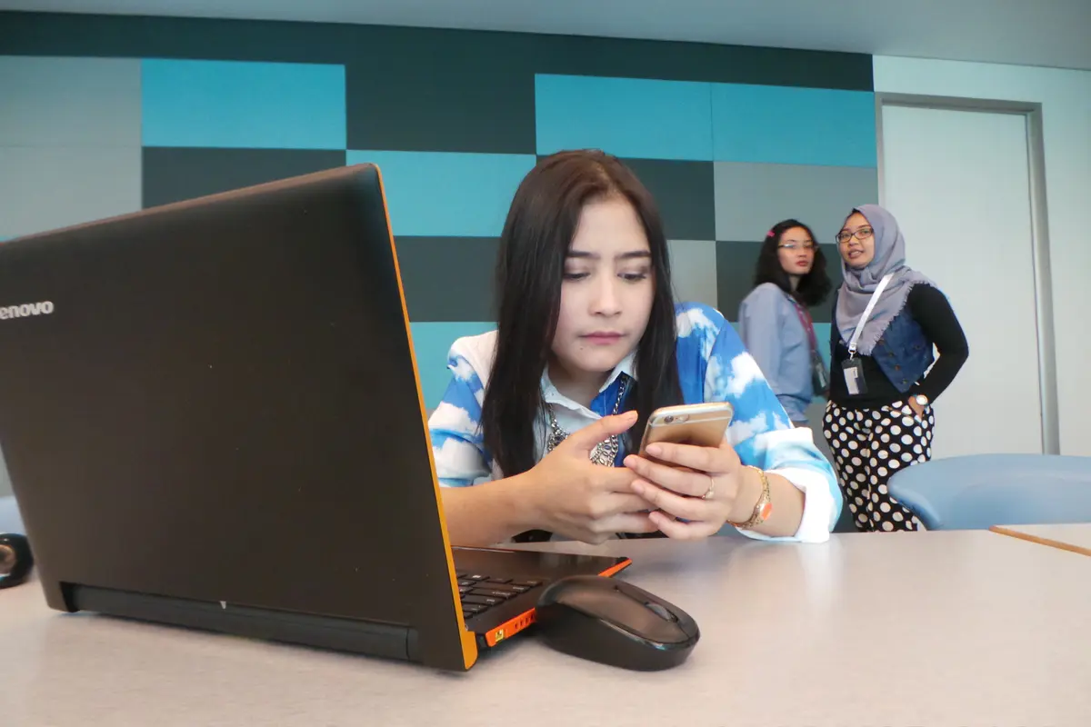 Prilly Latuconsina